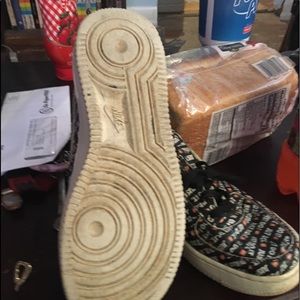 nike af1 just do it graffiti style sneakers size 5.5 still in great condition